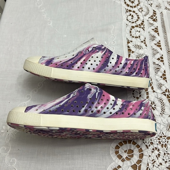 Native Shoes Jefferson Marbled size J5 - Picture 2 of 8